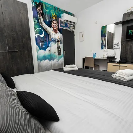 Rise Urban Art Otel Larnaca