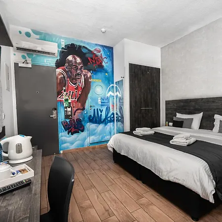 Rise Urban Art 3*
