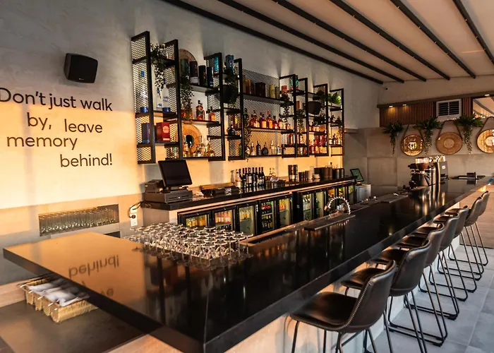 Отель Rise Urban Art 3*