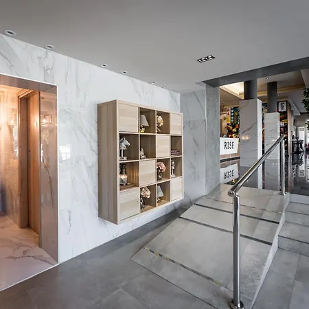 ホテル Rise Urban Art ラルナカ