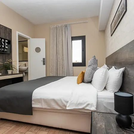 Rise Urban Art Hotel 3*