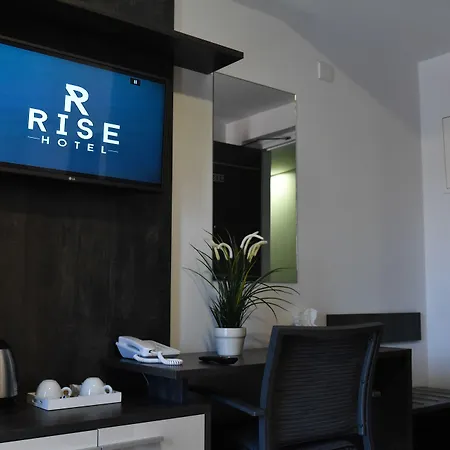 Rise Urban Art Hotel 3* Larnaca