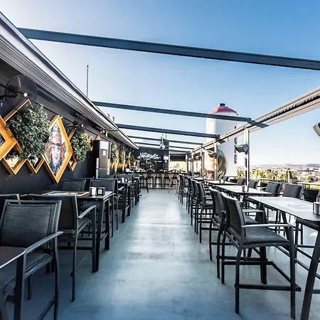 ホテル Rise Urban Art ラルナカ