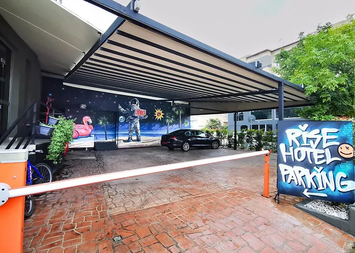 Rise Urban Art 3* لارنكا