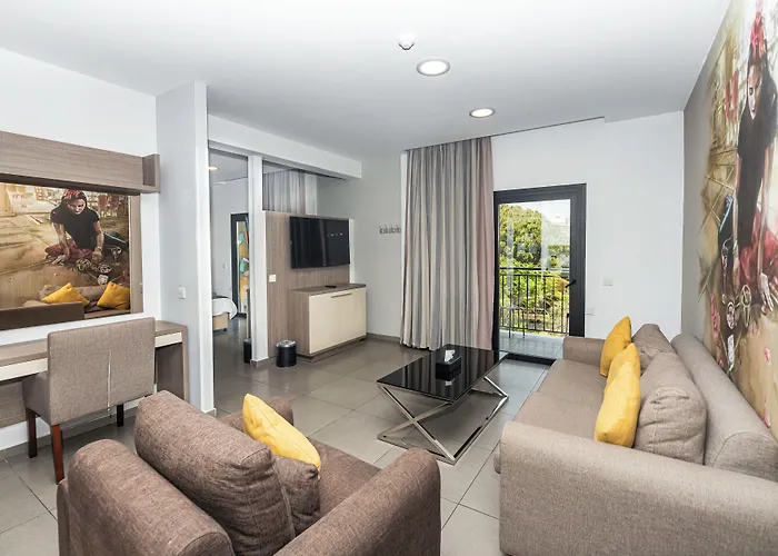 Rise Urban Art Hotel 3*