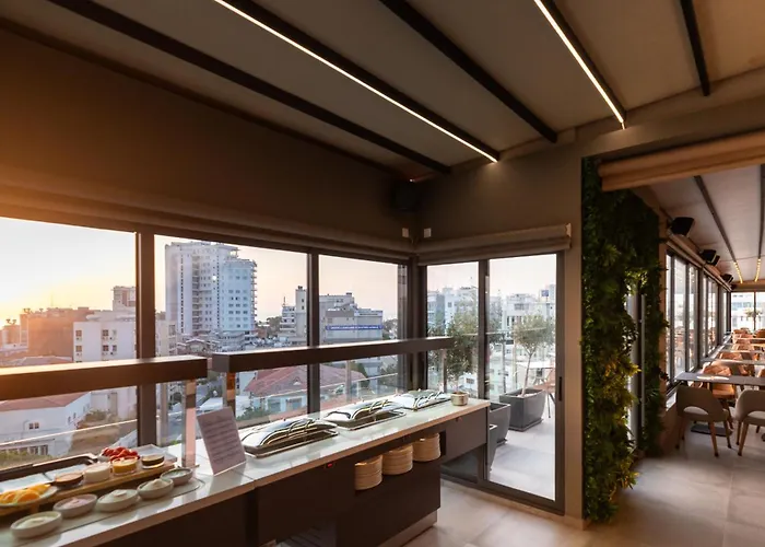 Hotel Rise Urban Art Larnaca